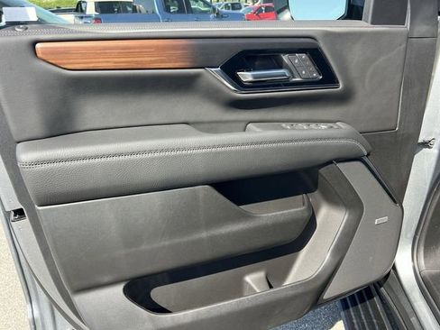 New 2026 GMC Yukon XL Denali w/ Sun & Power Step Package image 9