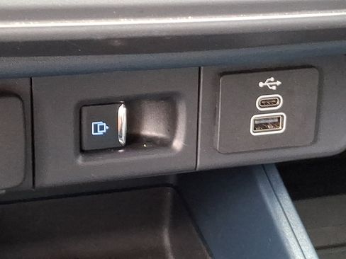 Used 2025 Ford Maverick Lobo AWD/4WD image 24
