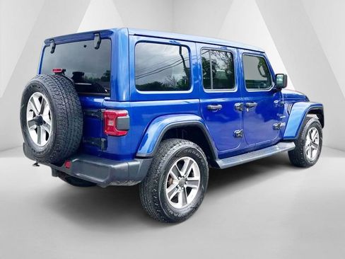 Used 2019 Jeep Wrangler Unlimited Sahara w/ Uconnect 4C Nav & Sound Group AWD/4WD image 9