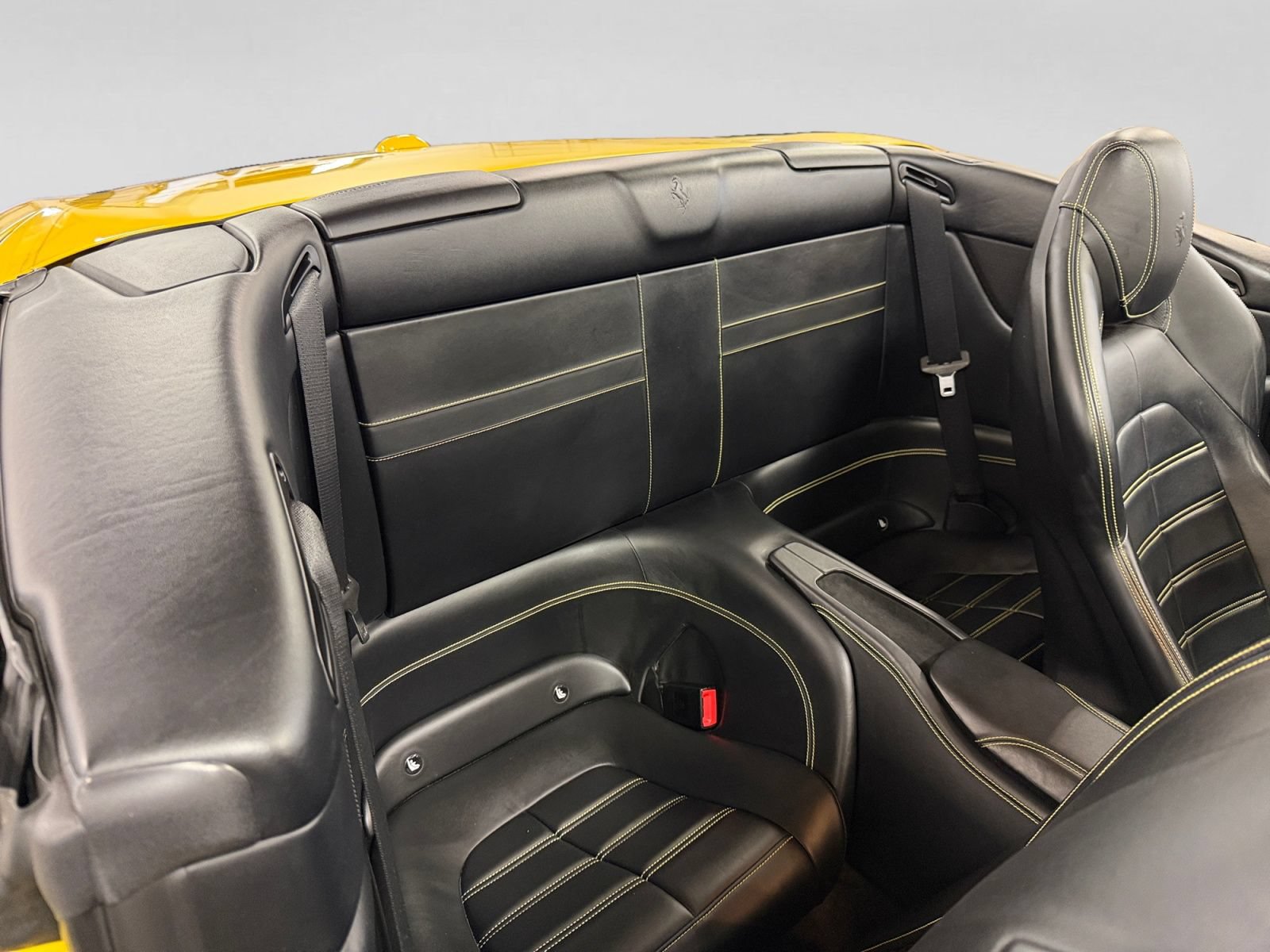 Used 2015 Ferrari California T RWD image 25