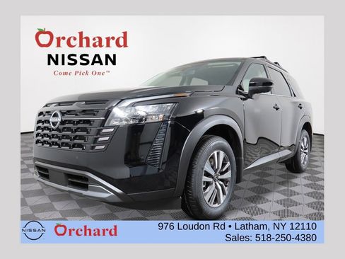 New 2026 Nissan Pathfinder SL image 1