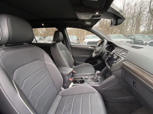 Used 2024 Volkswagen Tiguan SEL R-Line image 22