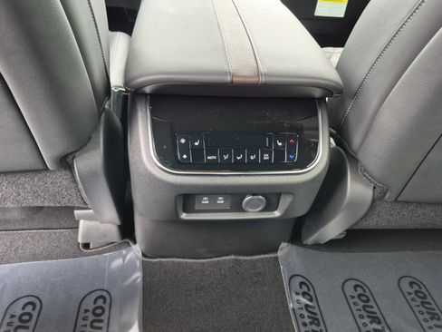 New 2026 Nissan Armada Platinum RWD image 16