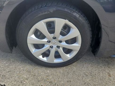 Certified 2025 Toyota Corolla LE image 28