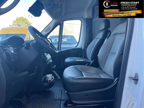 Used 2025 RAM ProMaster 2500 w/ Convenience Group image 10