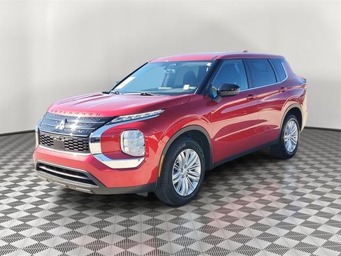 Used 2024 Mitsubishi Outlander ES image 9