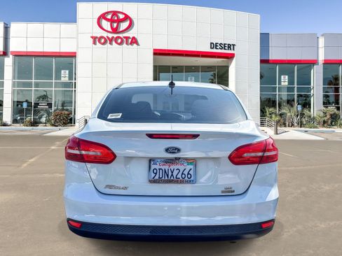 Used 2017 Ford Focus SE FWD image 6