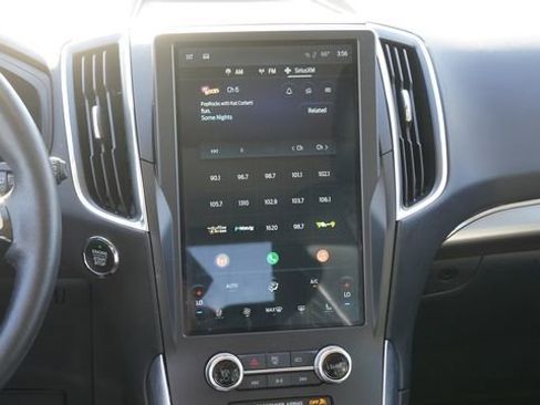 Used 2024 Ford Edge Titanium image 15