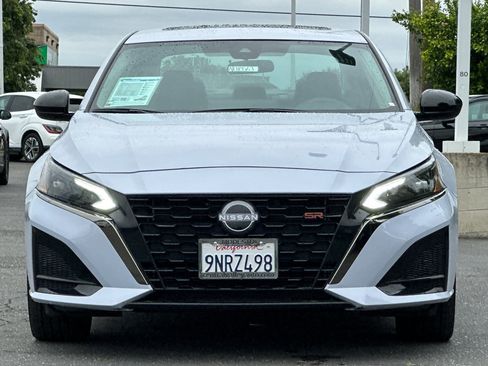 Certified 2024 Nissan Altima 2.5 SR w/ SR Premium Package AWD/4WD image 9