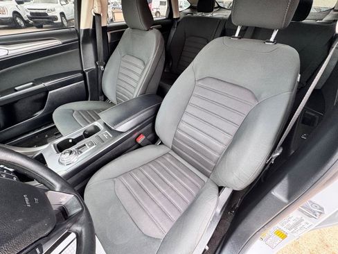 Used 2020 Ford Fusion SE FWD image 22