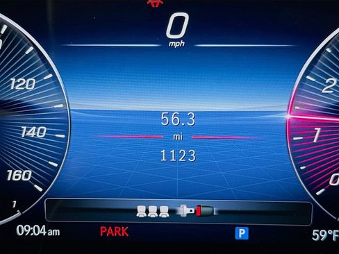 Used 2025 Mercedes-Benz GLE 450 4MATIC w/ AMG Line Exterior image 12