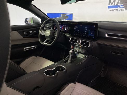 Used 2025 Ford Mustang Premium RWD image 26