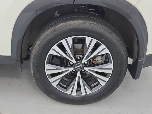 Certified 2023 Nissan Rogue SV image 30