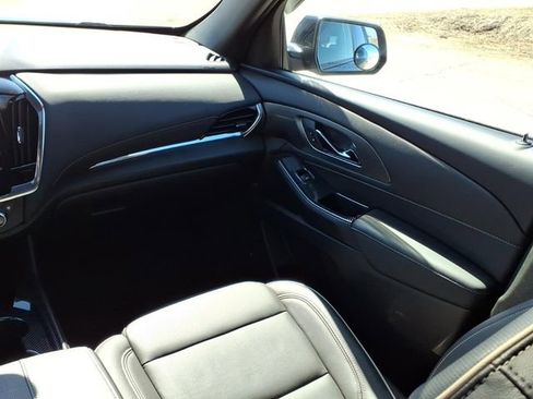 Used 2022 Chevrolet Traverse Premier w/ Redline Edition AWD/4WD image 15