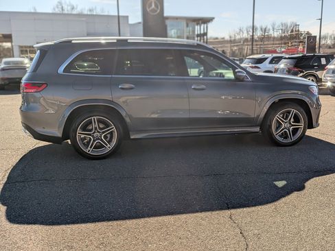 Used 2025 Mercedes-Benz GLS 450 4MATIC image 2