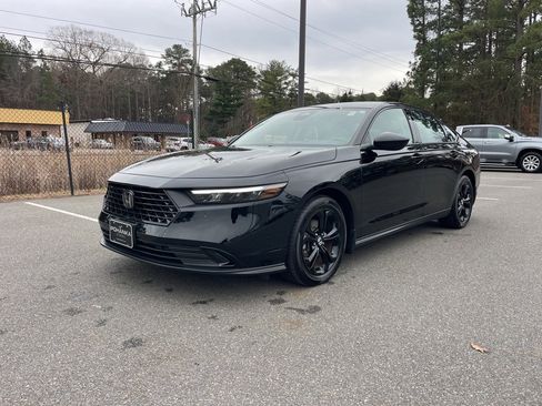 Certified 2025 Honda Accord SE image 2