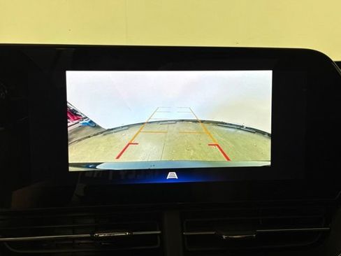 Used 2024 Chevrolet Trax RS FWD image 22