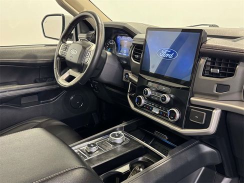 Used 2024 Ford Expedition Max XLT image 10