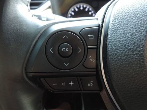 Used 2019 Toyota RAV4 XLE Premium FWD image 30