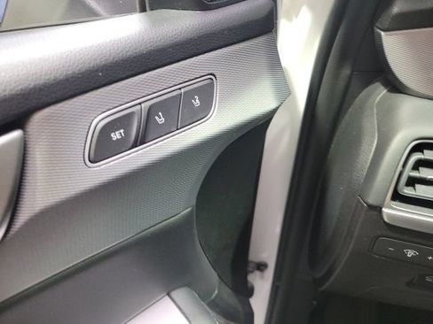 Used 2022 Hyundai Palisade SEL w/ Premium Package FWD image 12