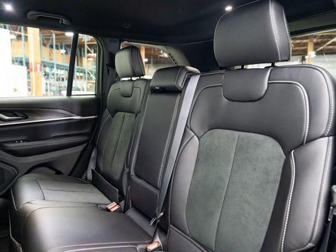 New 2026 Jeep Grand Cherokee 4WD image 26