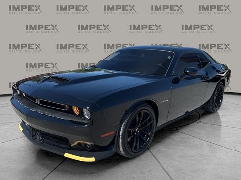 Used 2021 Dodge Challenger R/T w/ Plus Package image 1