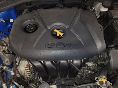 Used 2018 Hyundai Elantra GT FWD image 30