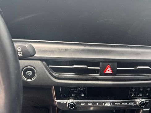 Certified 2024 Kia Seltos EX FWD image 12