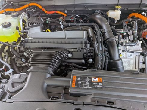 New 2026 Lincoln Nautilus Premier AWD/4WD image 13