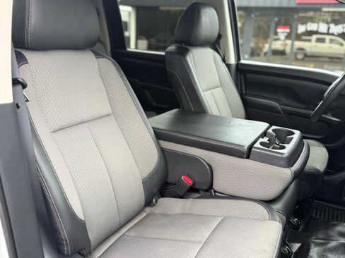 Used 2019 Nissan Titan S w/ S Utility Package image 12
