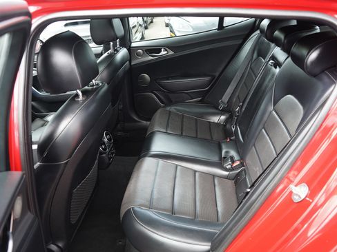 Used 2018 Kia Stinger GT2 AWD/4WD image 14