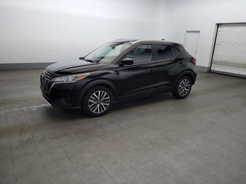 Used 2021 Nissan Kicks SV FWD image 2