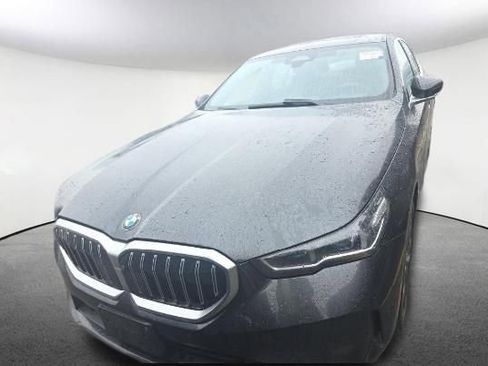 Used 2026 BMW 530i xDrive image 2