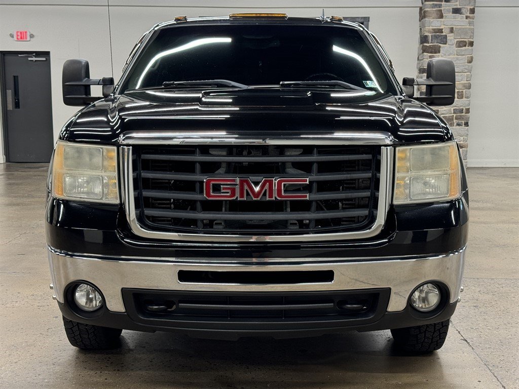 Used 2009 GMC Sierra 3500 SLT AWD/4WD image 2