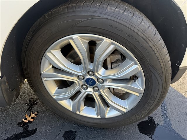 Used 2021 Ford Edge Titanium w/ Equipment Group 301A AWD/4WD image 5