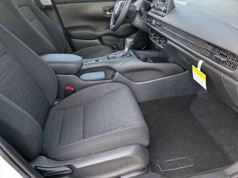Certified 2025 Honda HR-V LX image 19
