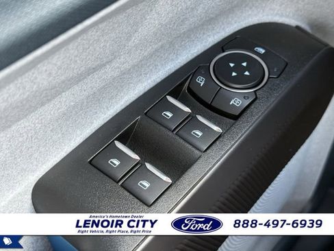 New 2025 Ford Maverick XLT w/ XLT Luxury Package FWD image 23
