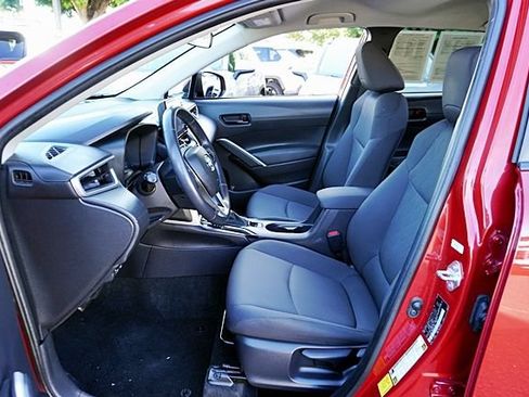 Used 2022 Toyota Corolla Cross LE FWD image 15