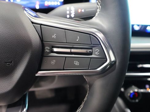 Used 2025 Chevrolet Traverse LT w/ LPO, Floor Liner Package AWD/4WD image 39