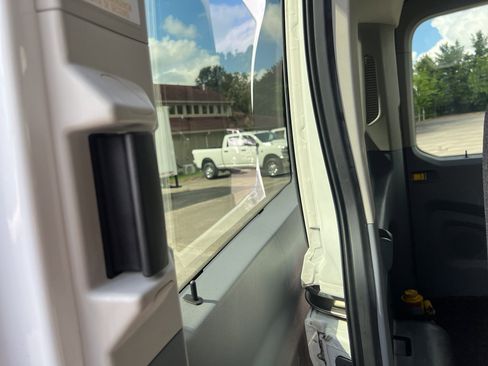 Used 2018 Ford Transit 150 XLT image 14