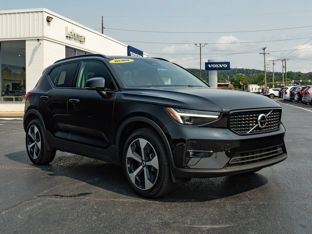 Certified 2026 Volvo XC40 B5 Plus w/ Protection Package Premier AWD/4WD image 1