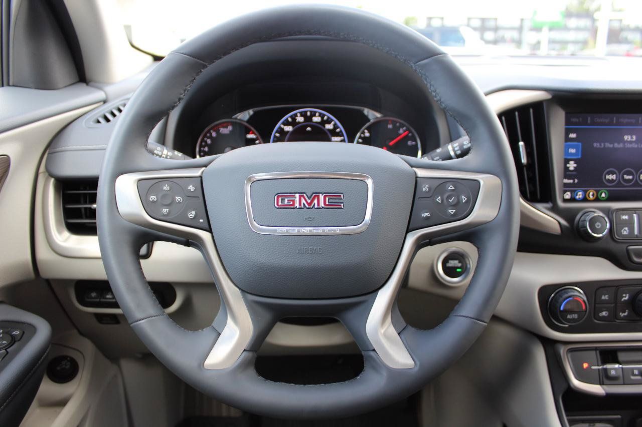 Used 2024 GMC Terrain Denali w/ Denali Premium Package AWD/4WD image 15