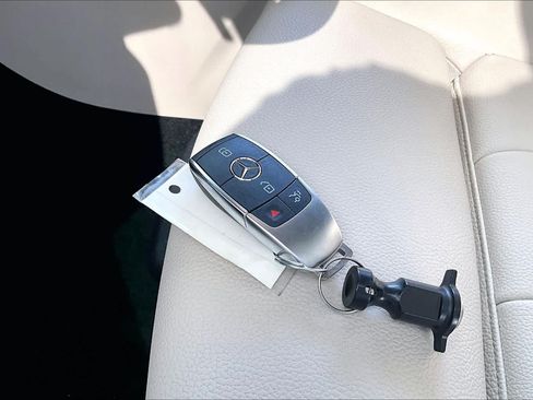 Used 2022 Mercedes-Benz GLB 250 image 14
