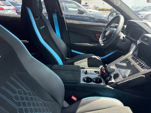Used 2024 Lamborghini Urus Performante AWD/4WD image 10
