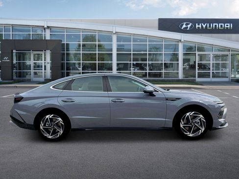 New 2026 Hyundai Sonata SEL FWD image 9