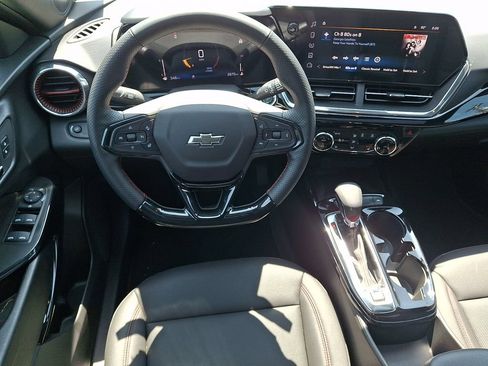 Used 2026 Chevrolet Trax RS w/ Sunroof Package FWD image 11