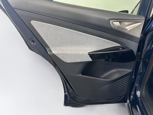 Used 2023 Volkswagen ID.4 2WD image 26