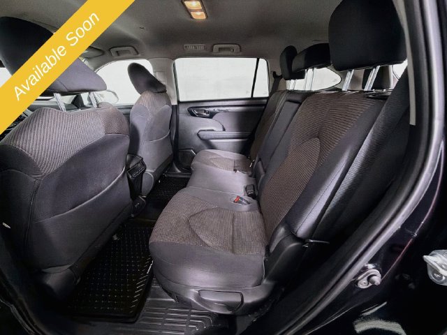 Used 2023 Toyota Highlander LE AWD/4WD image 23
