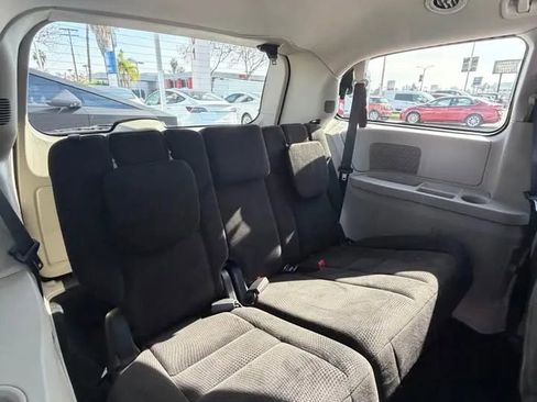 Used 2017 Dodge Grand Caravan SE image 10