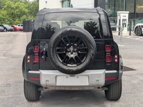 Used 2025 Land Rover Defender 110 S AWD/4WD image 7